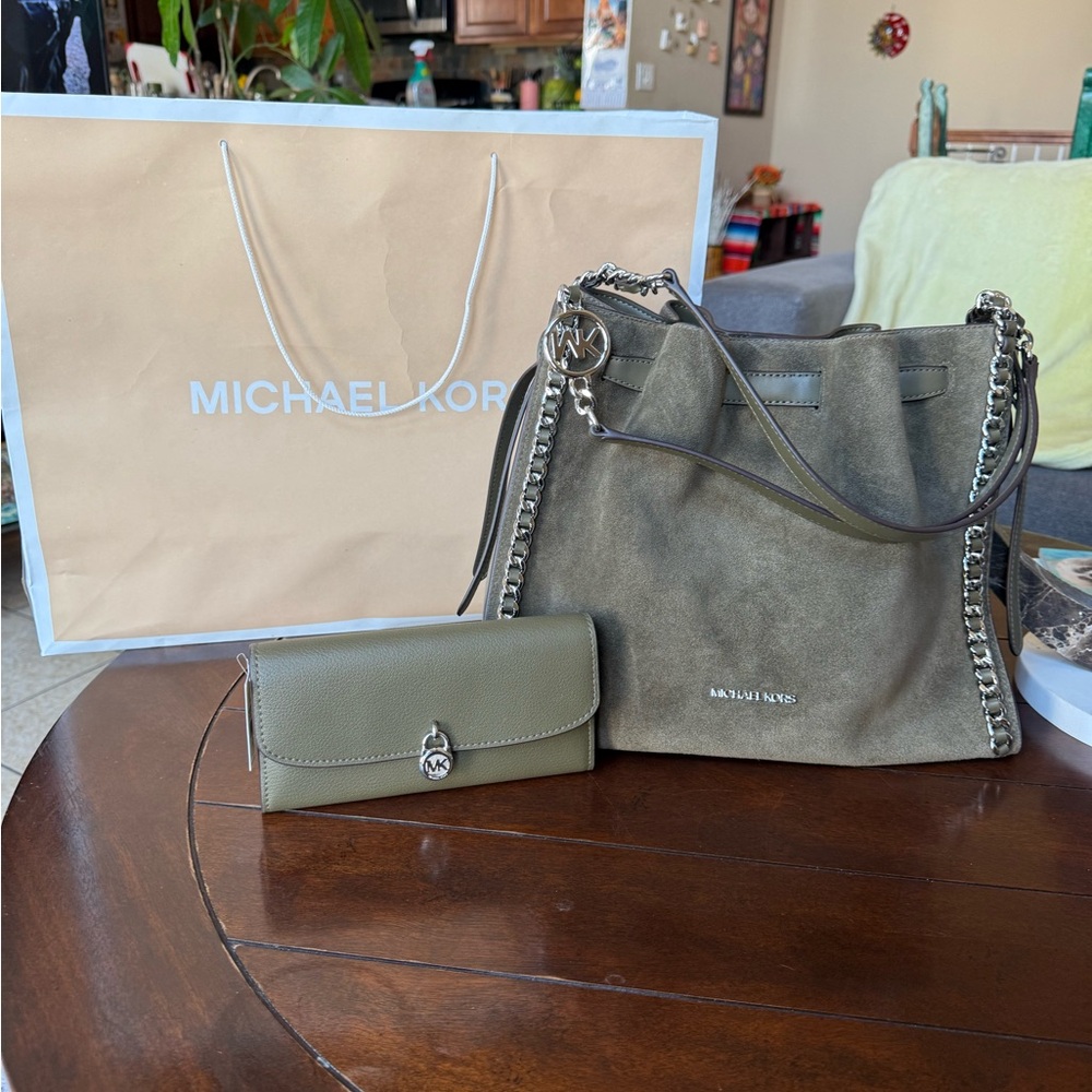 Michael Kors Green Shoulder Bag and Wallet Set